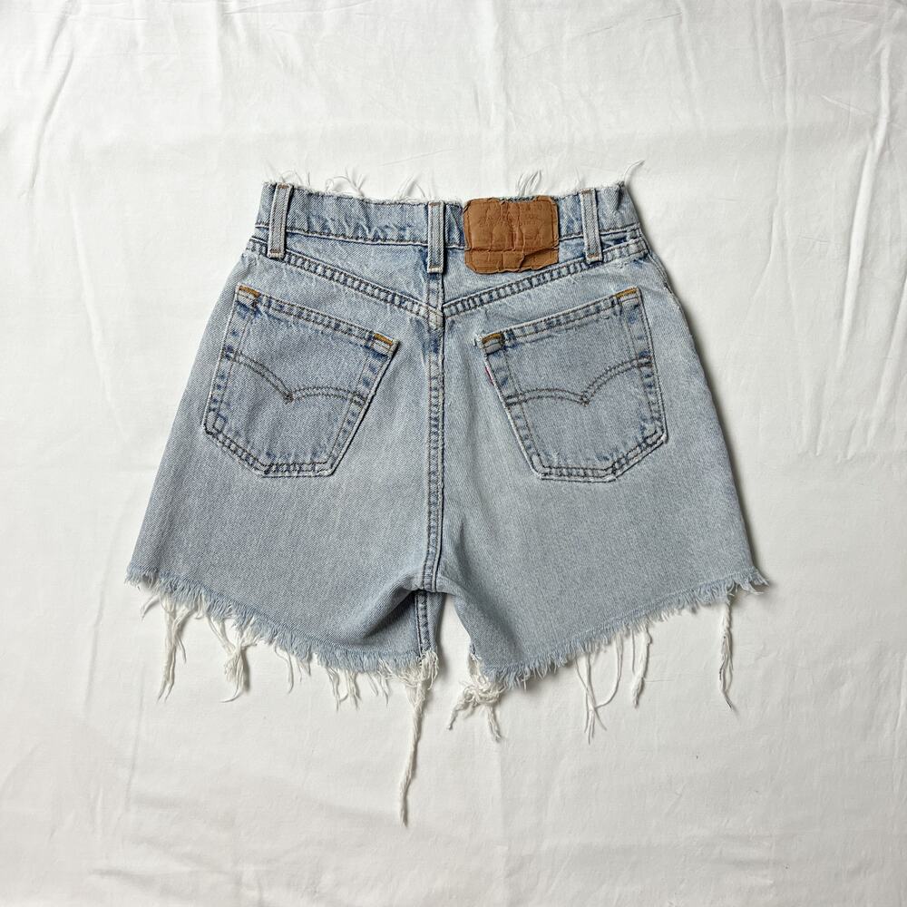 vintage levi's high waisted distressed light wash mom jean denim shorts